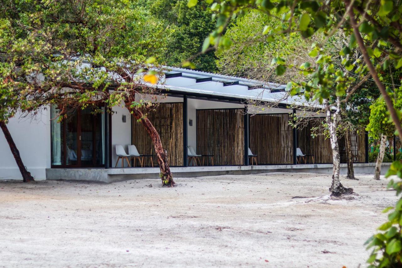 Island Center Point Hotel Koh Rong Sanloem Exterior photo