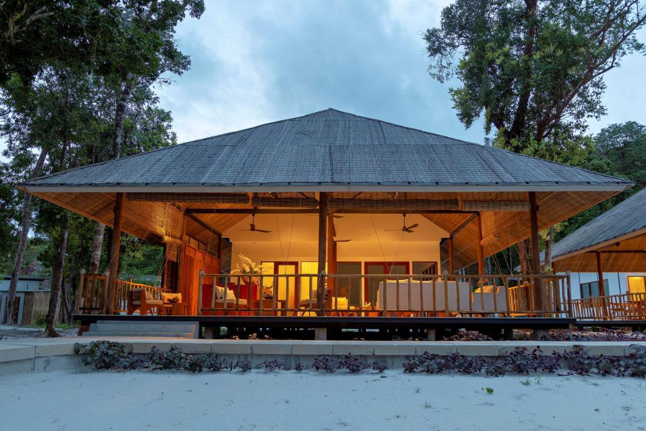 Island Center Point Hotel Koh Rong Sanloem Exterior photo