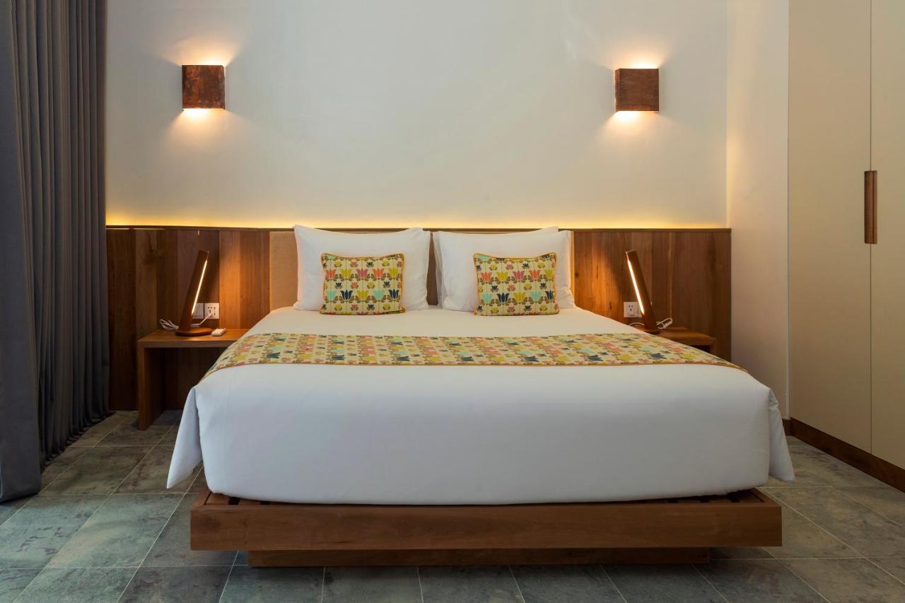 Island Center Point Hotel Koh Rong Sanloem Exterior photo