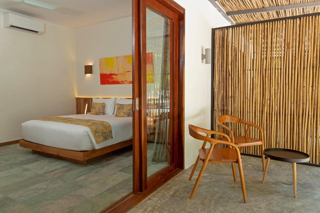 Island Center Point Hotel Koh Rong Sanloem Exterior photo