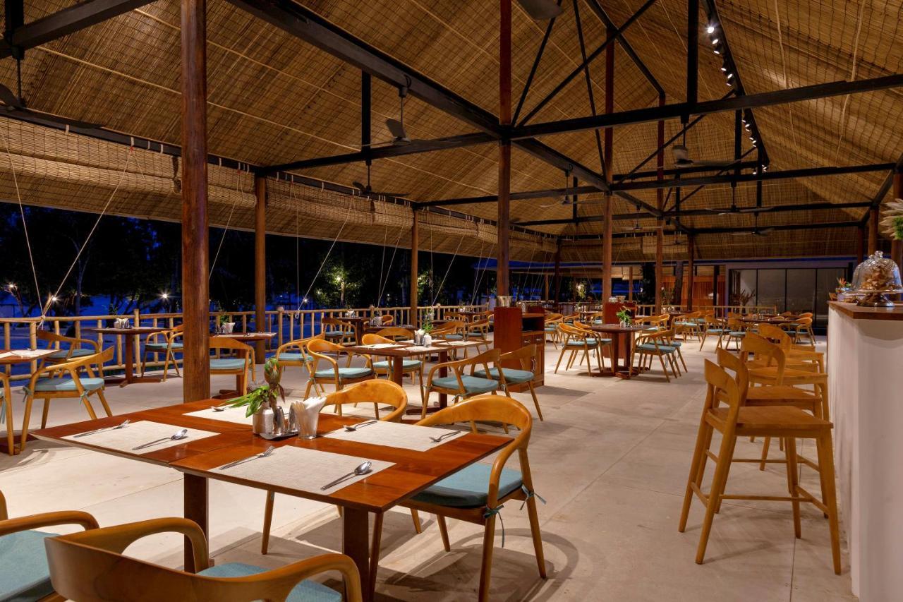Island Center Point Hotel Koh Rong Sanloem Exterior photo