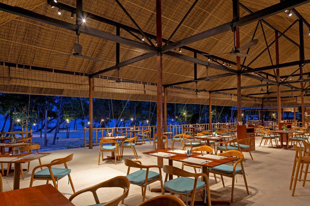 Island Center Point Hotel Koh Rong Sanloem Exterior photo