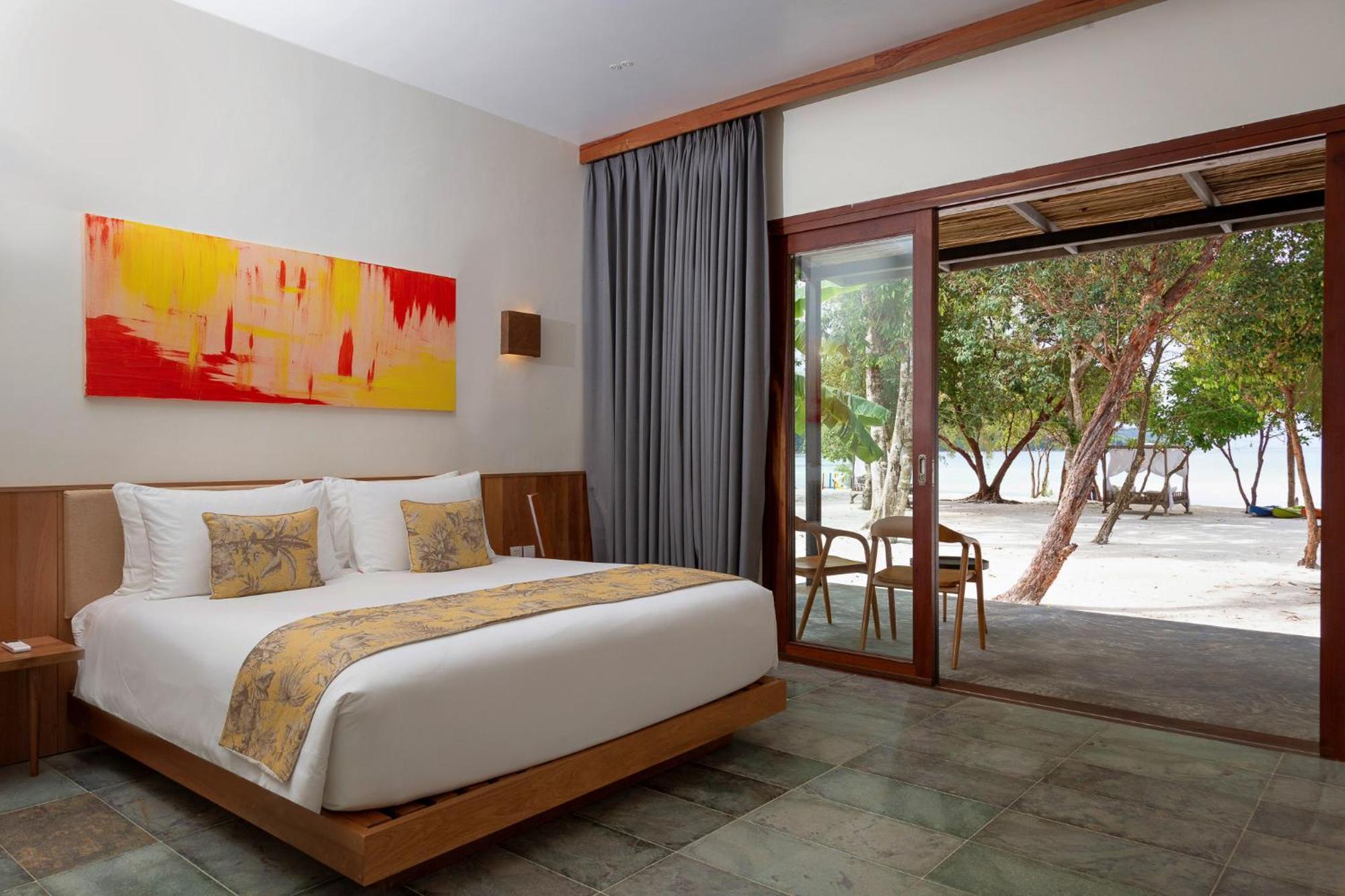 Island Center Point Hotel Koh Rong Sanloem Exterior photo